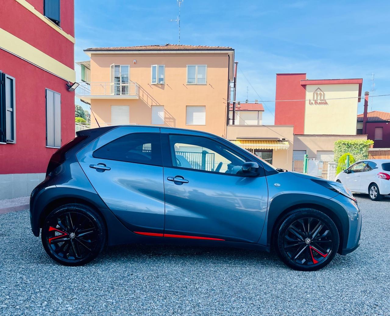 Toyota Aygo X 1.0 VVT-i 72 CV 5p. Undercover