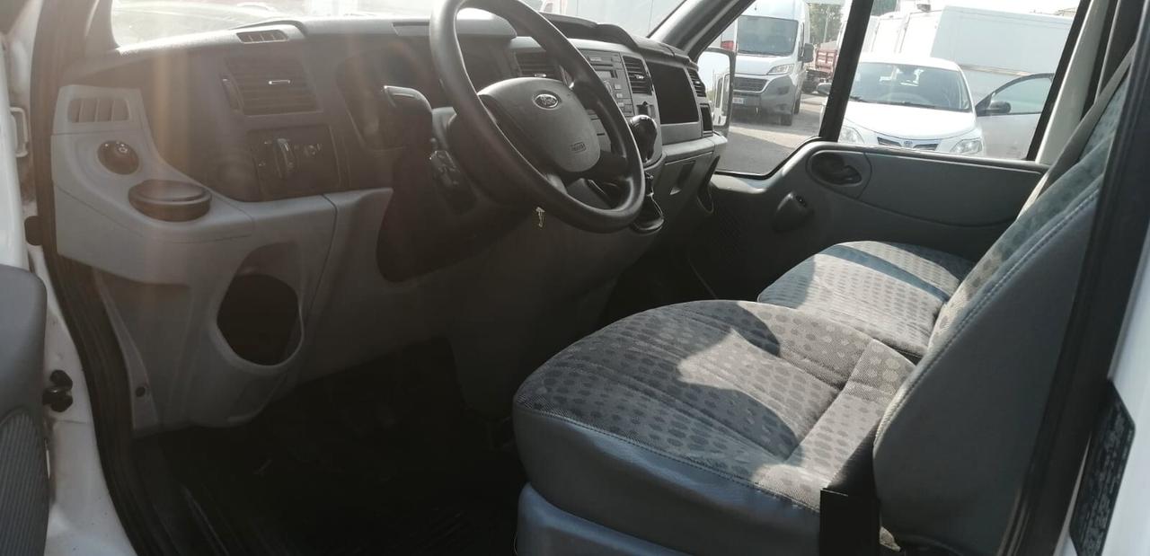 Ford Transit 350 L CAB