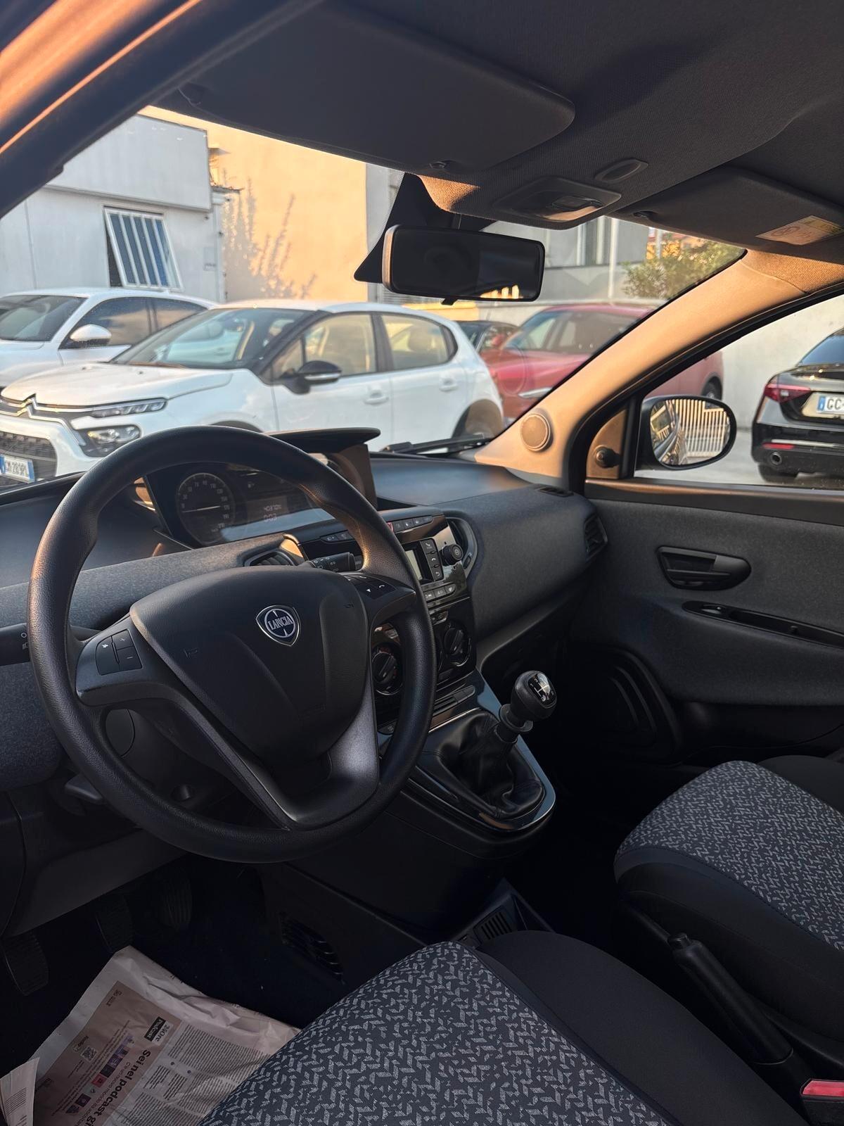 Lancia Ypsilon 1.2 69 CV 5 porte GPL Ecochic Elefantino Blu