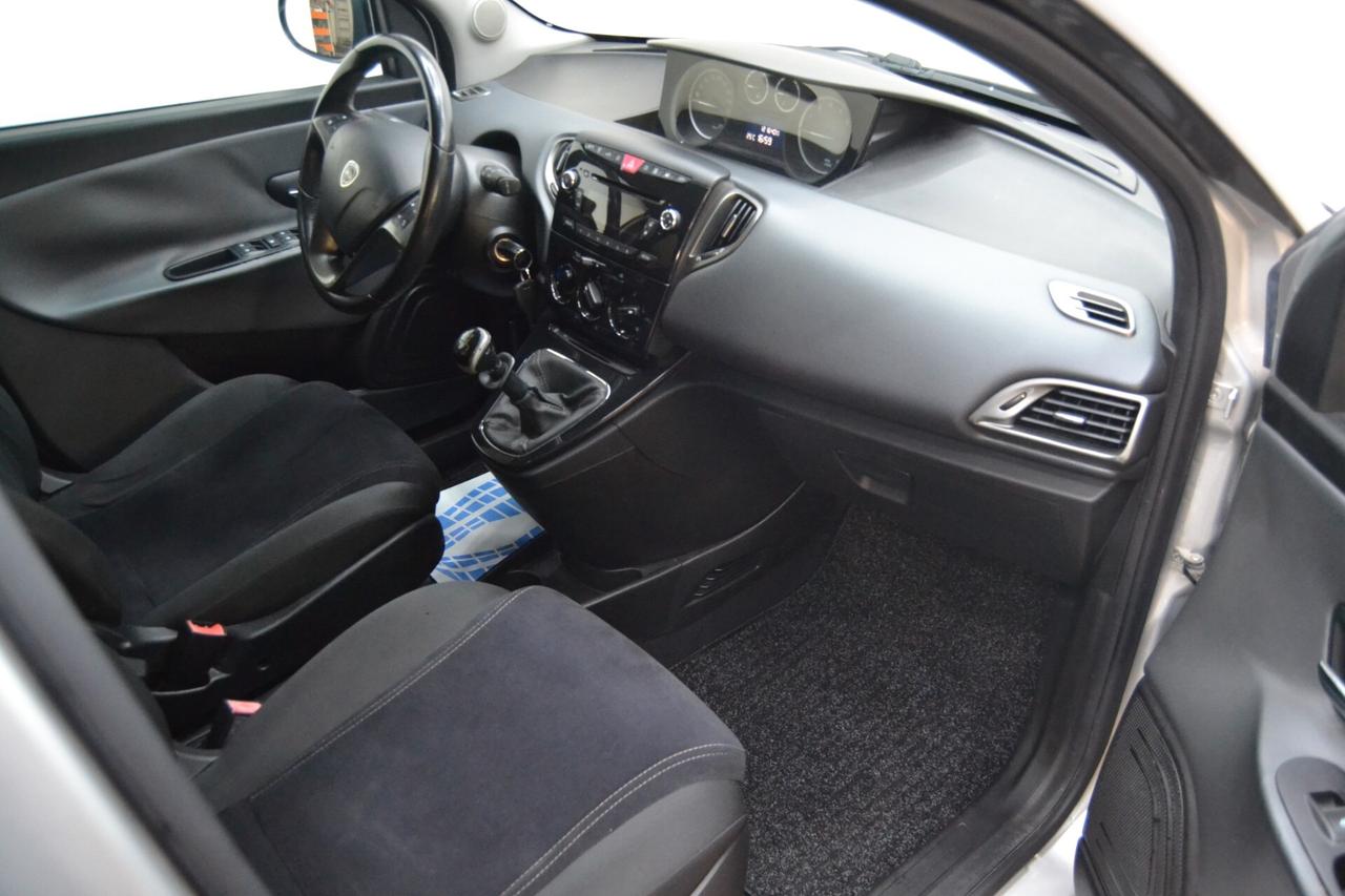 Lancia Ypsilon 0.9 TwinAir 85 CV 5 porte S&S Gold
