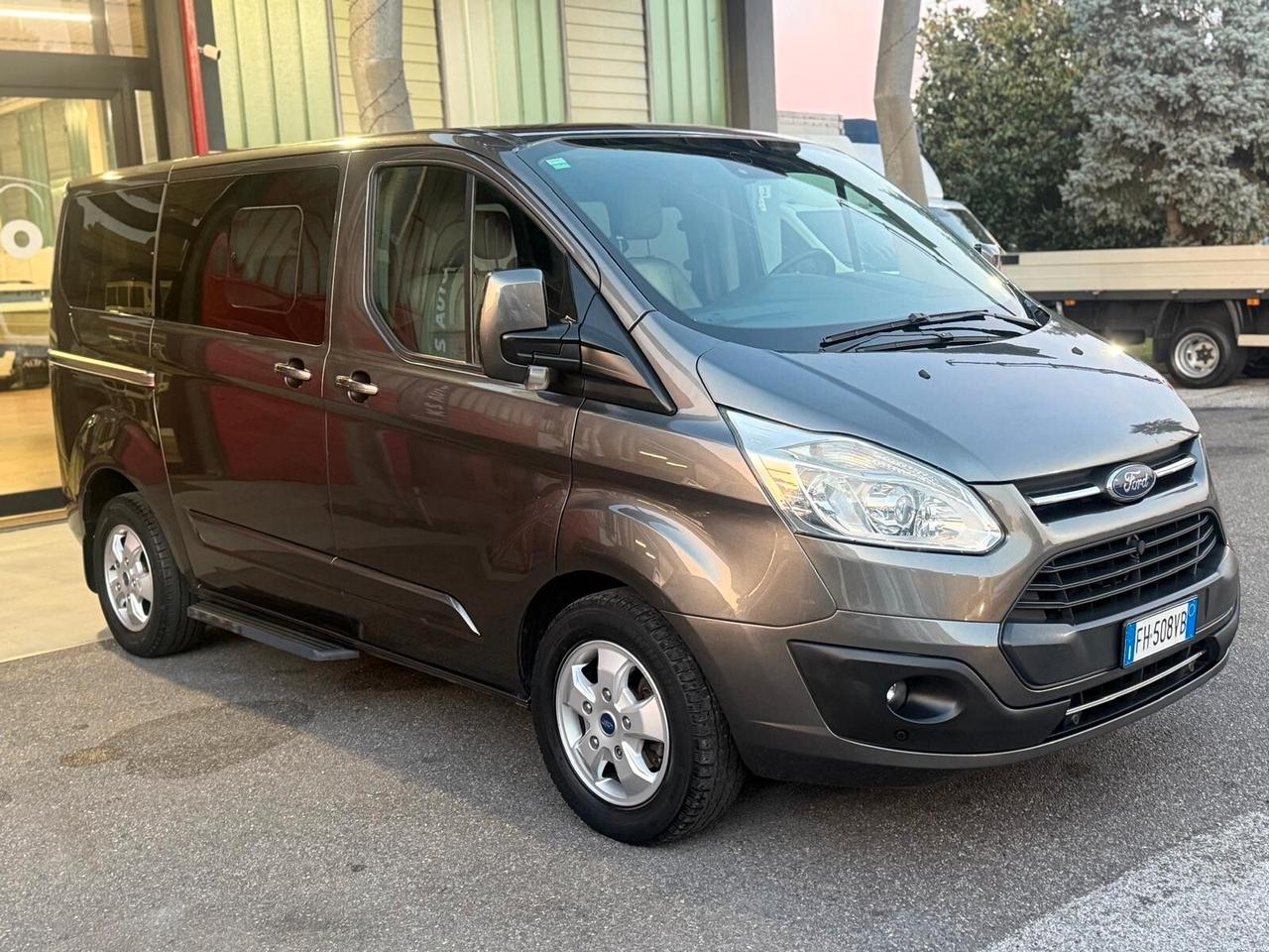 Ford Tourneo Custom 310 2.0 TDCi 170CV automatico 9 posti
