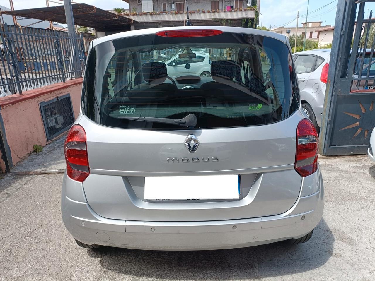 Renault Modus 1.2 16V Dynamique Automatic
