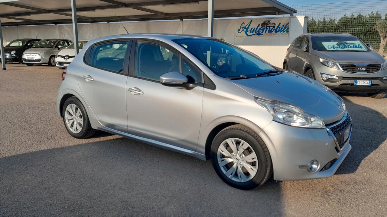 Peugeot 208 1.4 HDi 68 CV 5 porte Allure