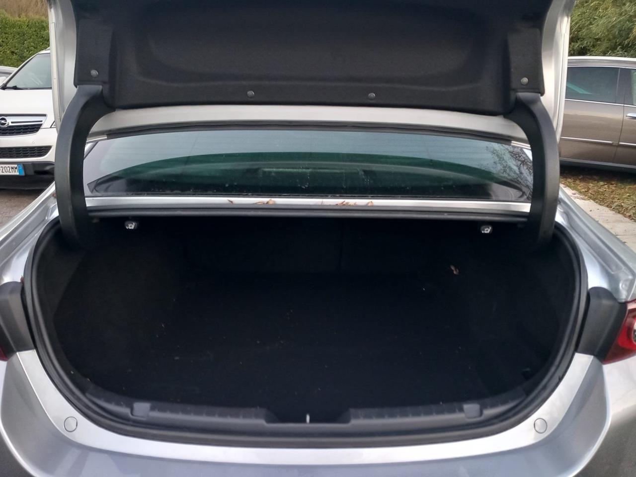 Mazda 3 Mazda3 2.0L e-Skyactiv-X M Hybrid 4p. Exclusive