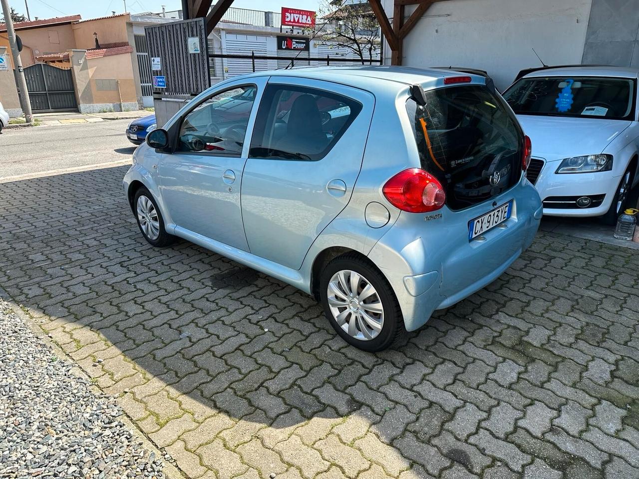 Toyota Aygo 1.0 12V VVT-i 5 porte Sol