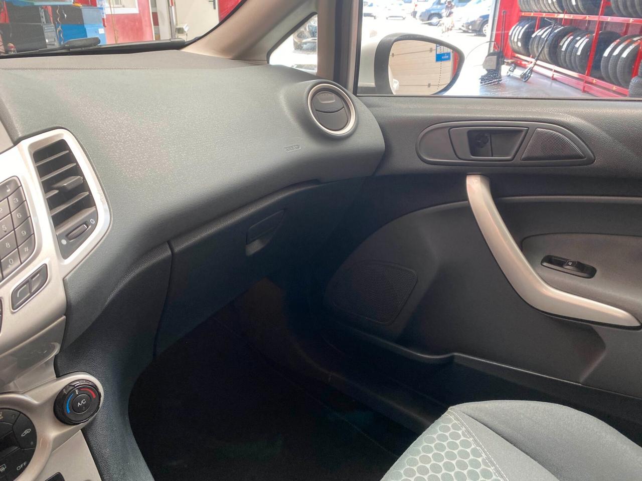 Ford Fiesta 1.4 TDCi 68CV 3 porte Titanium