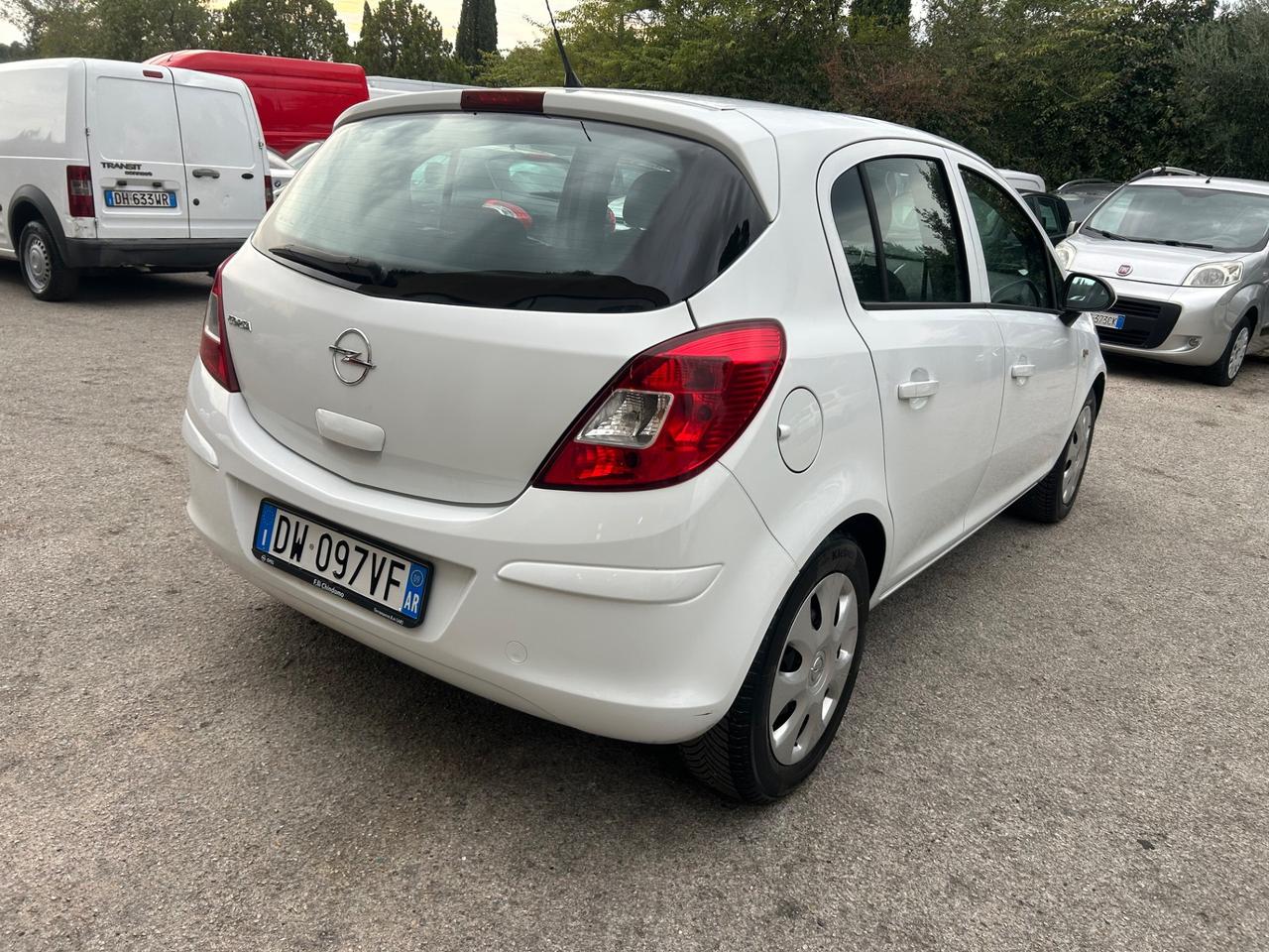 Opel Corsa 1.2 5 porte Cosmo
