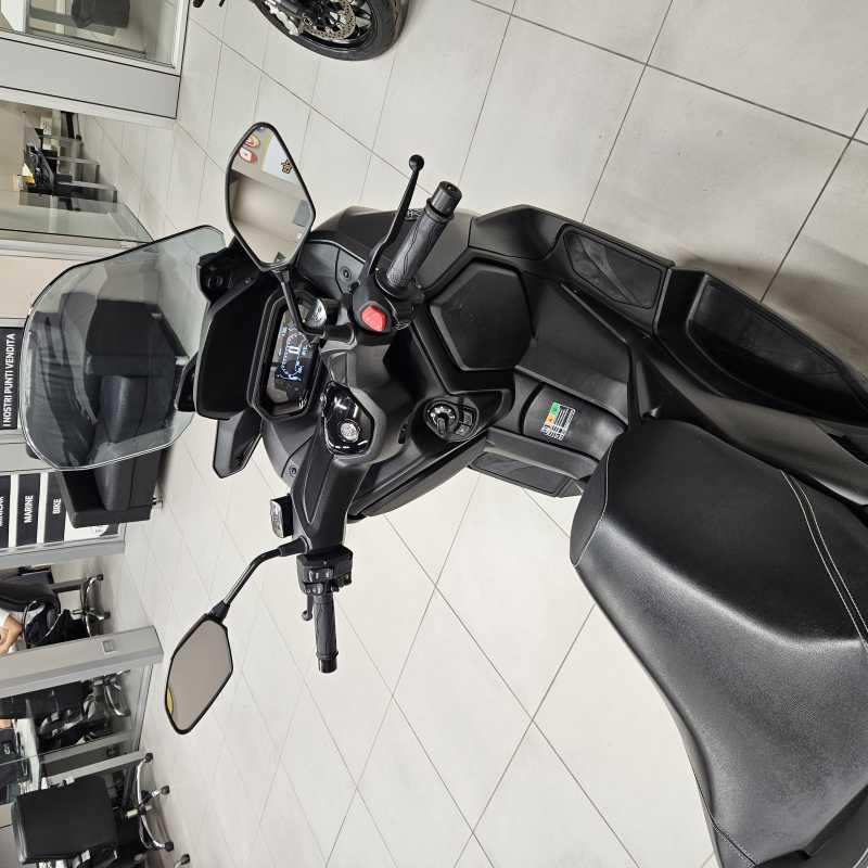 Yamaha X-Max 300 - 2023