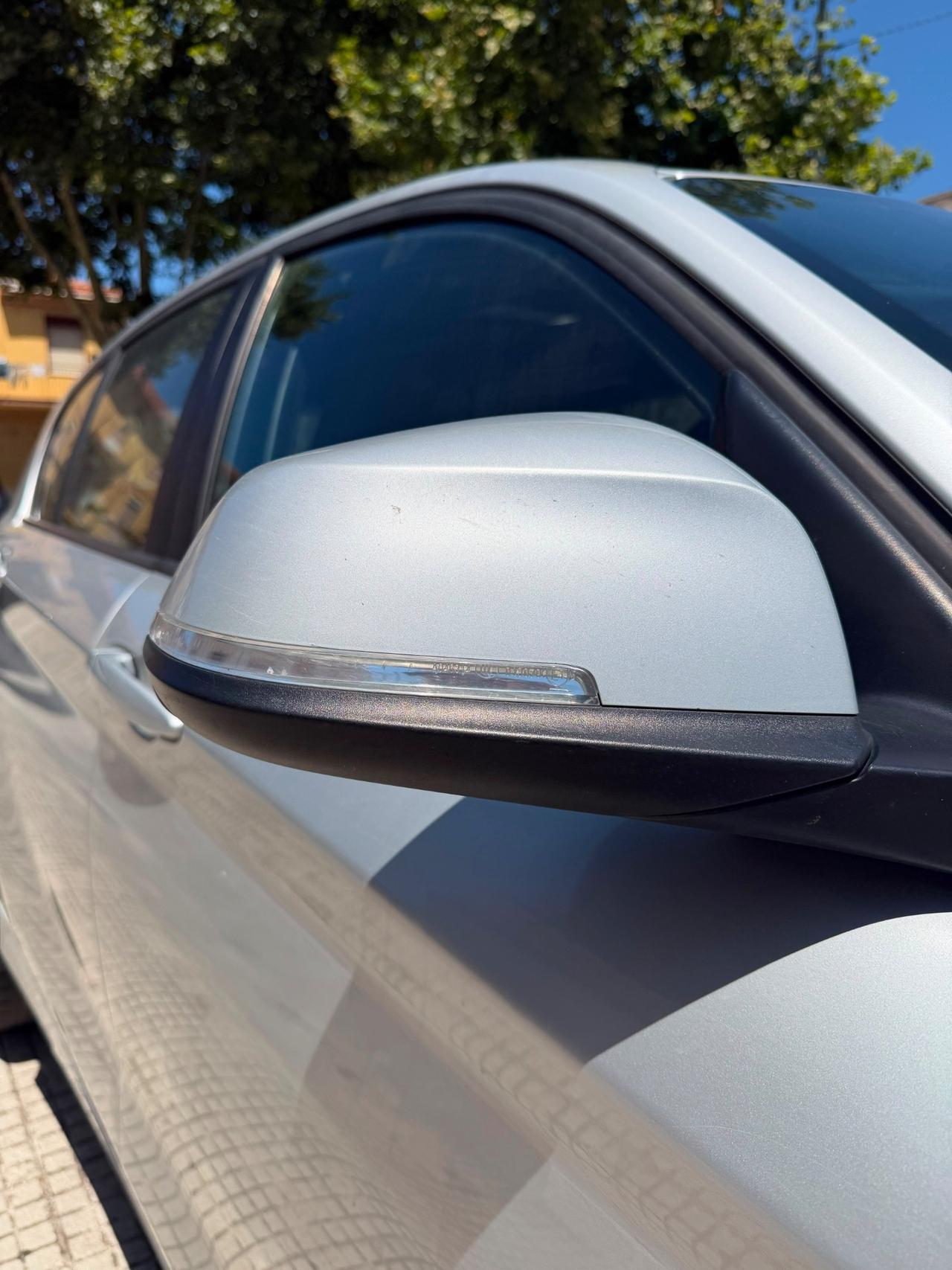 Bmw 118d sport con grande computer e telecamere 118 D