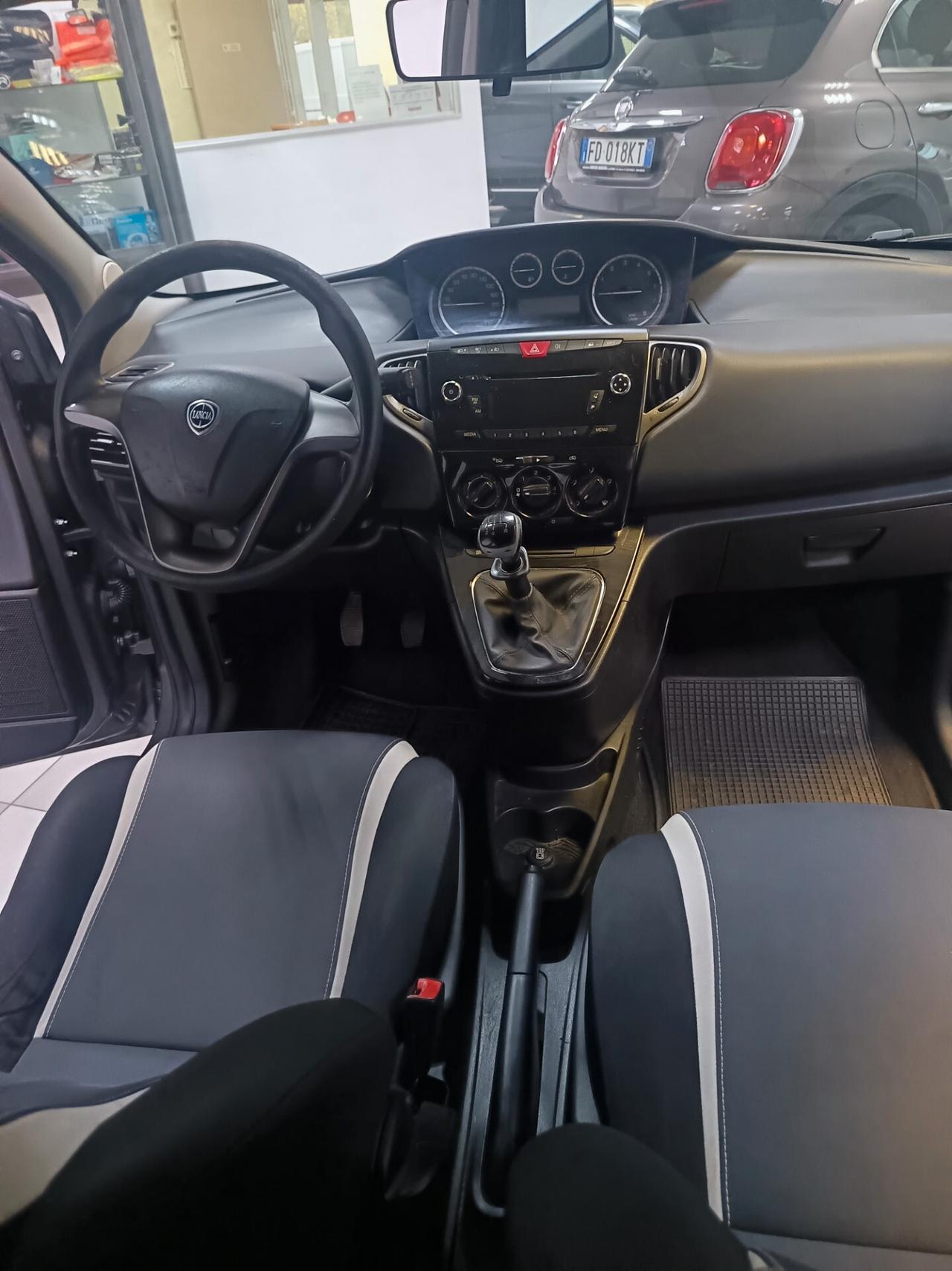 Lancia Ypsilon 1.2 69 CV 5 porte Elefantino