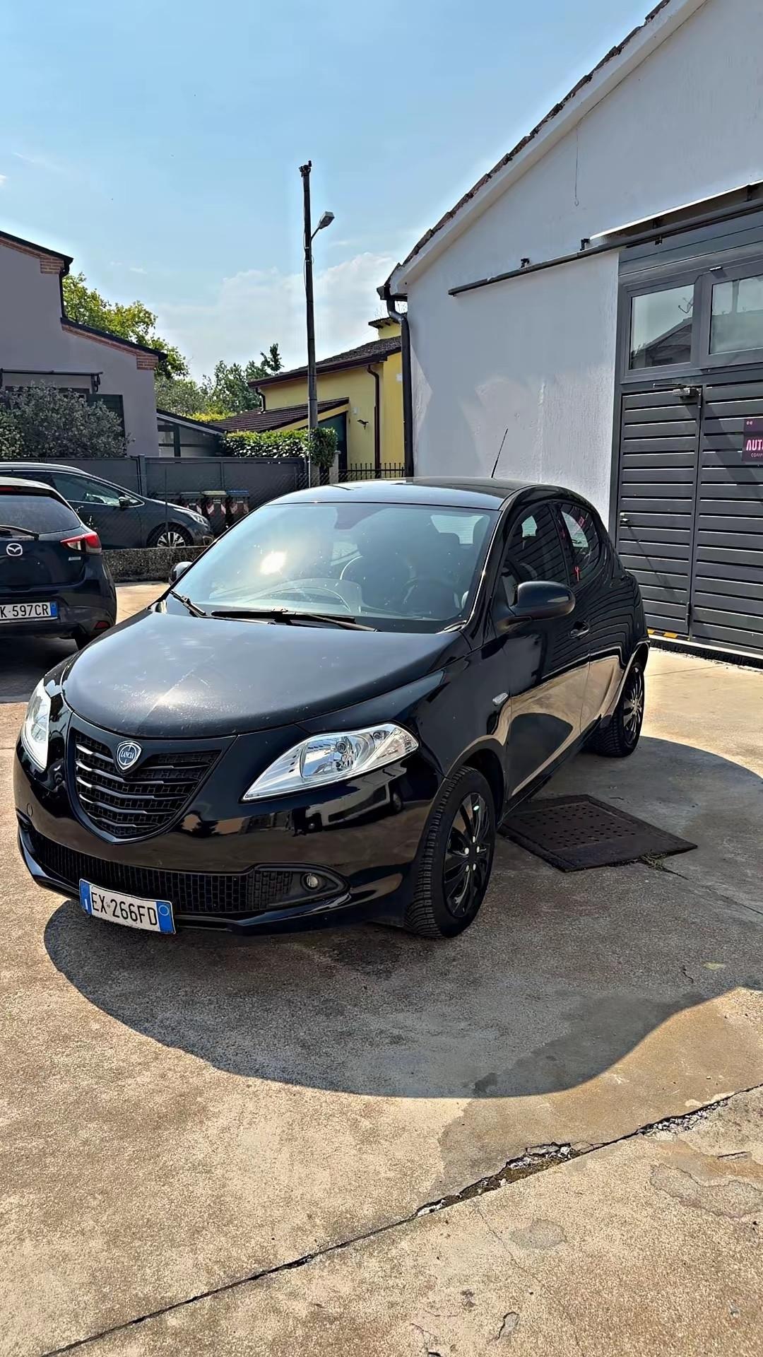 Lancia Ypsilon 1.2 69 CV 5 porte GPL Ecochic Gold
