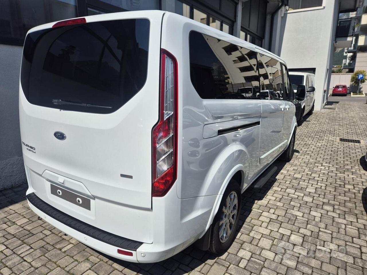 Ford Tourneo Custom AUT 2.0 TDCi 130CV LH2 TITANIU