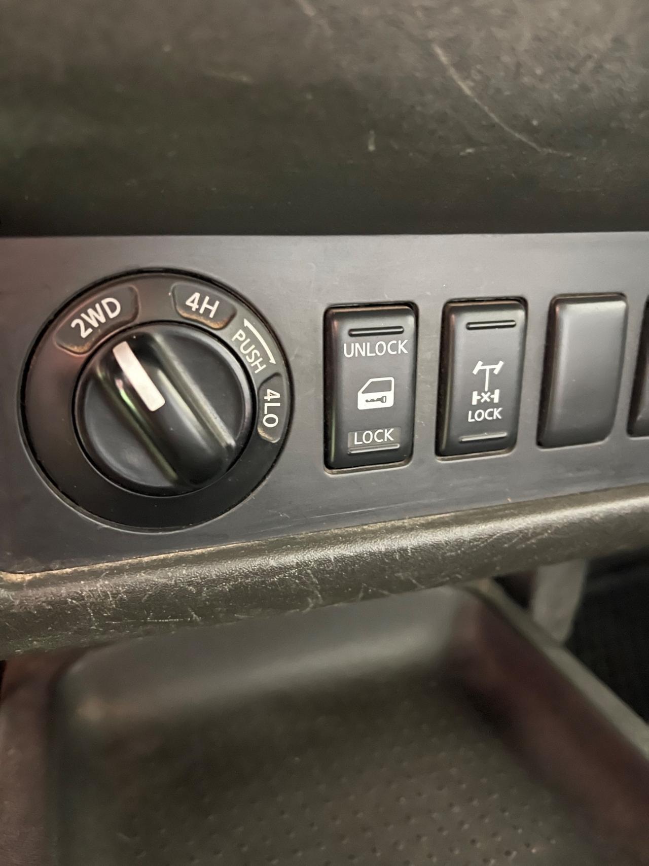 Nissan Navara 2.5 dCi 4x4 Pick Up PERMUTE RATE