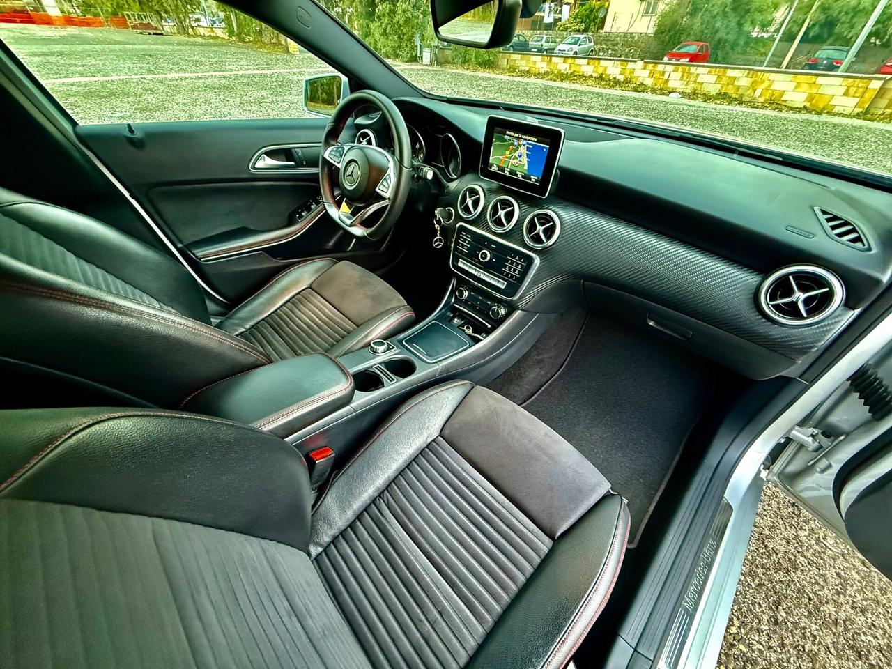 MERCEDES-BENZ A 200 D 136 CV AMG PREMIUM PLUS