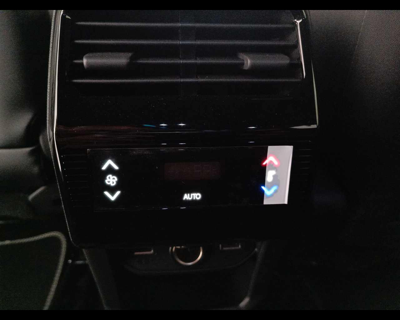 PEUGEOT Nuovo 5008 Hybrid 136 e-DCS6 GT