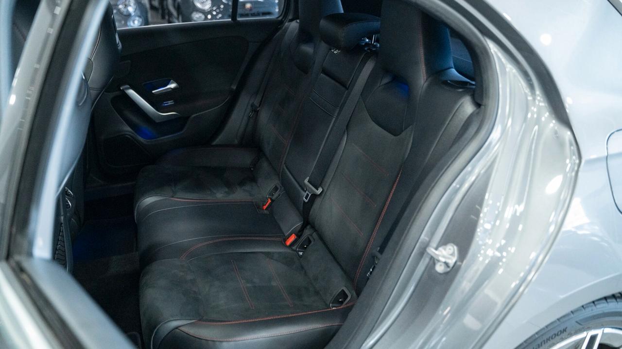 Mercedes-benz A 180 D PREMIUM PLUS AMG TETTO PACK LUCI MULTIBEAM FULL OPTIONAL