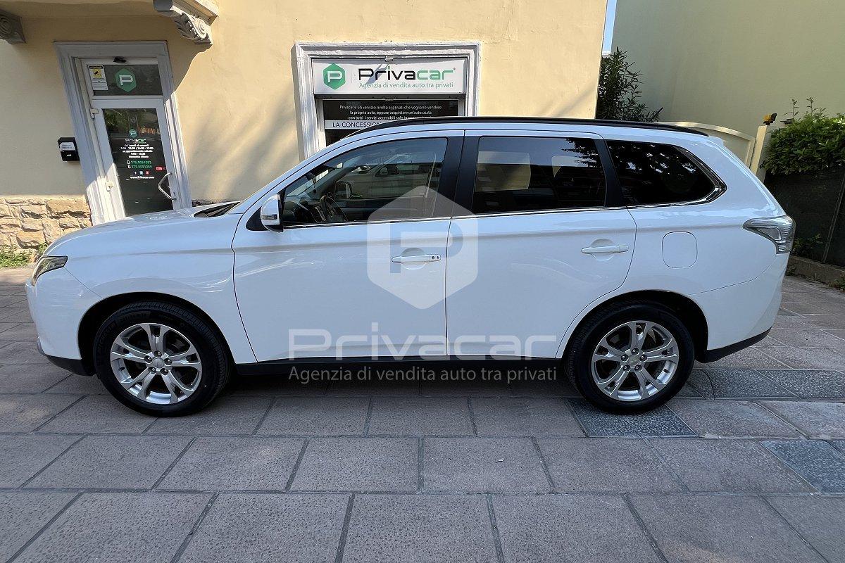 MITSUBISHI Outlander 2.2 DI-D 4WD Instyle 7p.