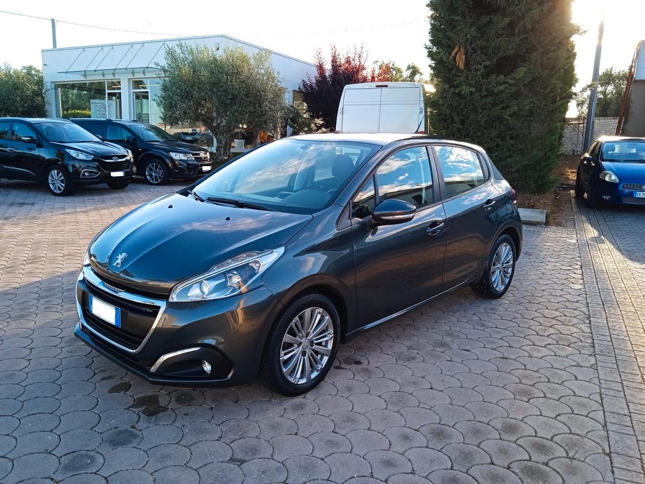 Peugeot 208 BlueHDi 75 5 porte Allure