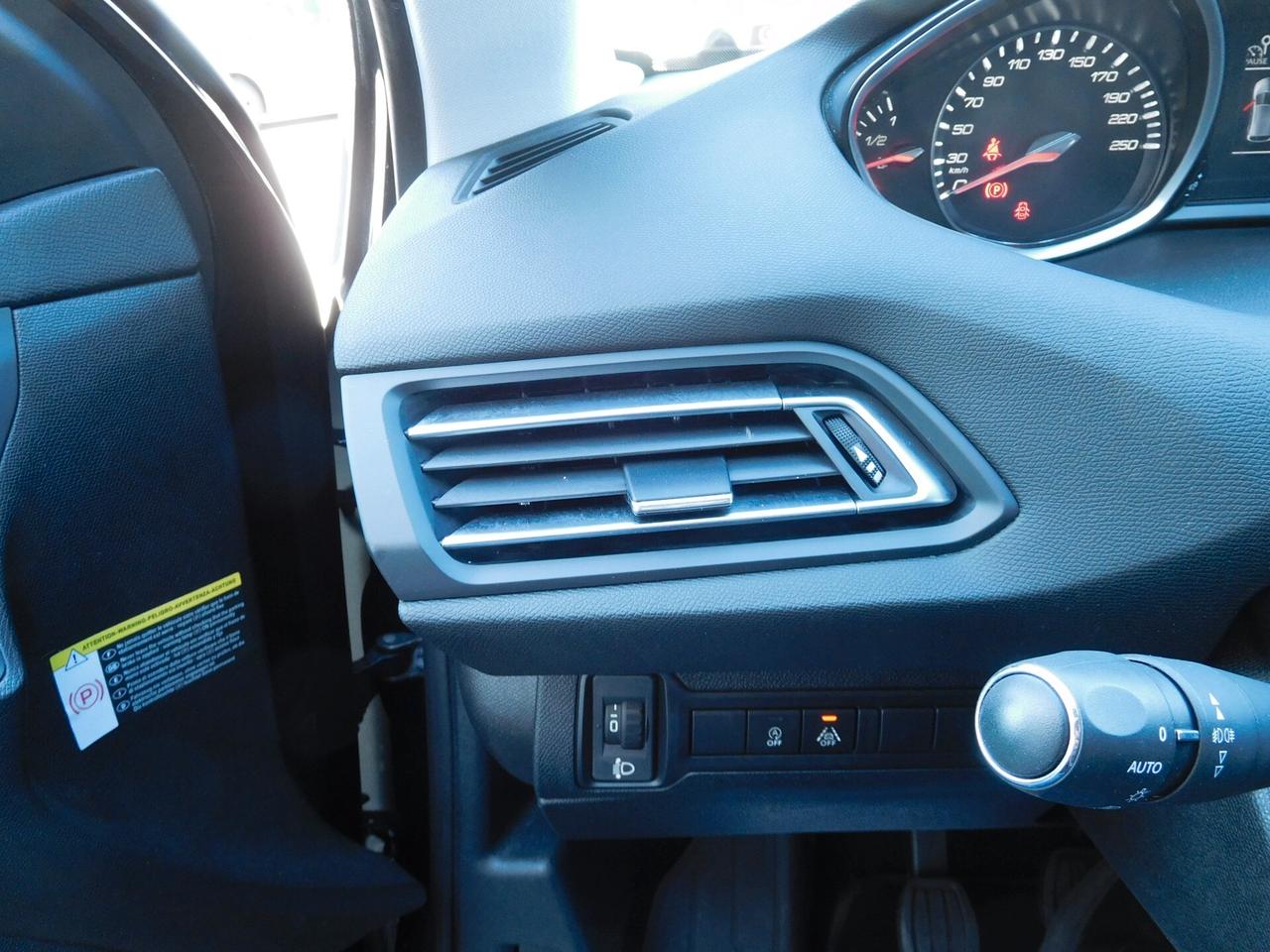 Peugeot 308 BlueHDi 130 S&S SW Allure