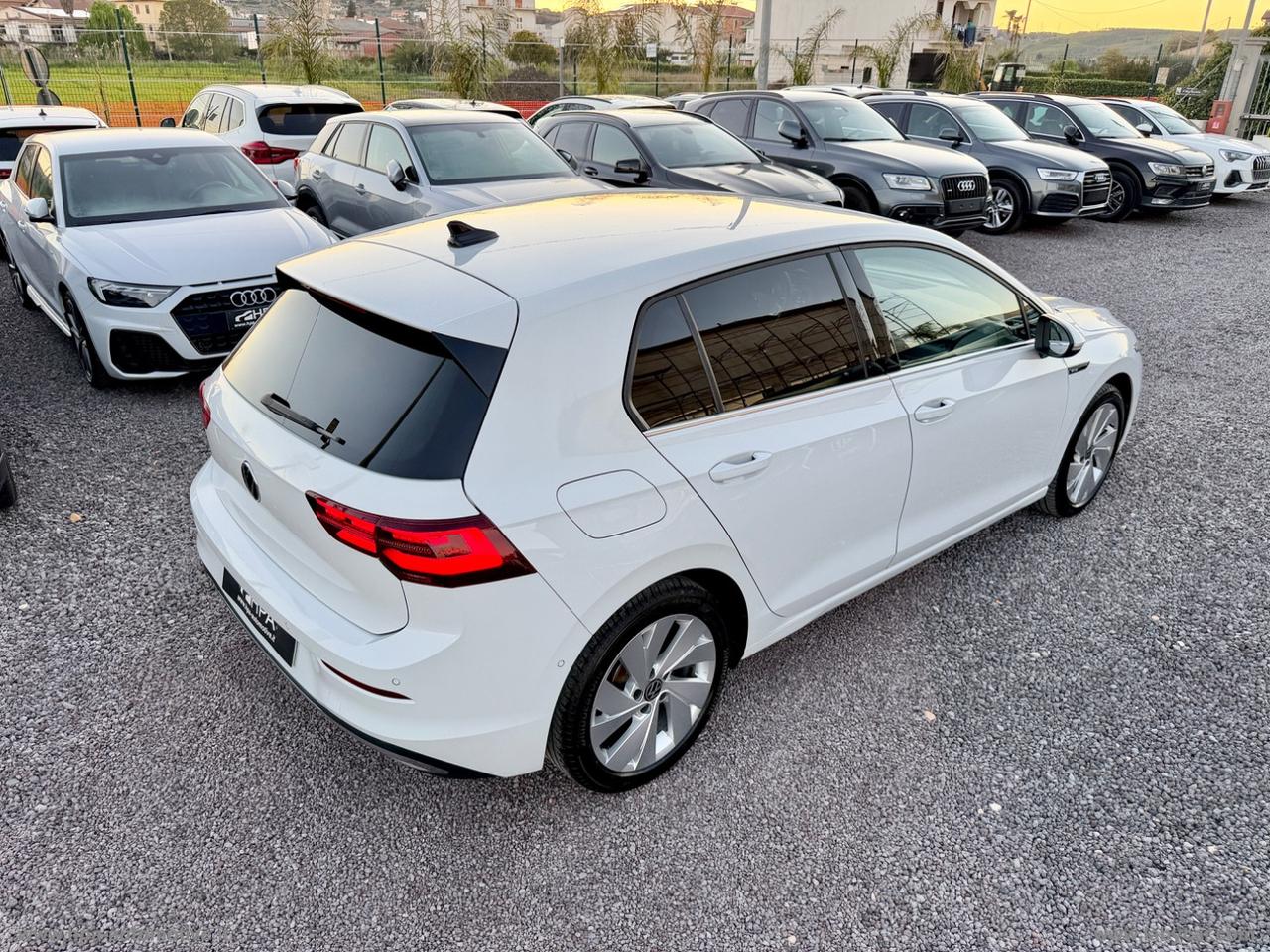 VOLKSWAGEN Golf 1.5 TSI 150CV Style NAVI IQ-LIGHT RETROCAMERA