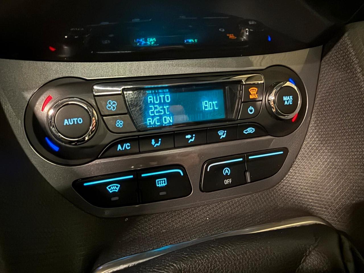 Ford Tourneo Connect 1.5 TDCi Titanium