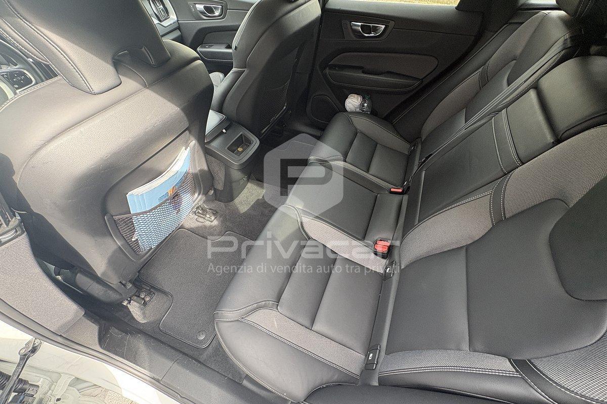 VOLVO XC60 B4 (d) Geartronic R-design