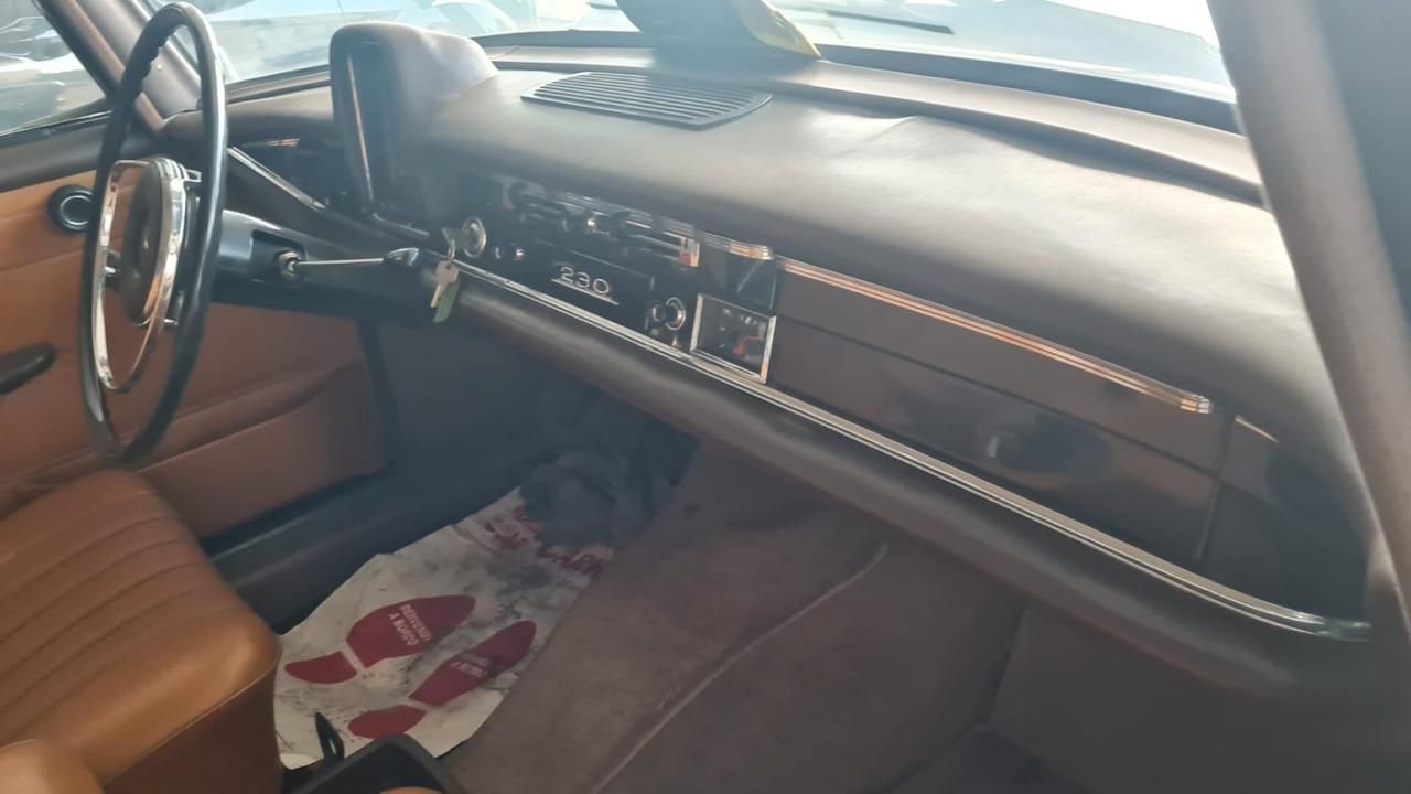 Mercedes-benz 230 W 110