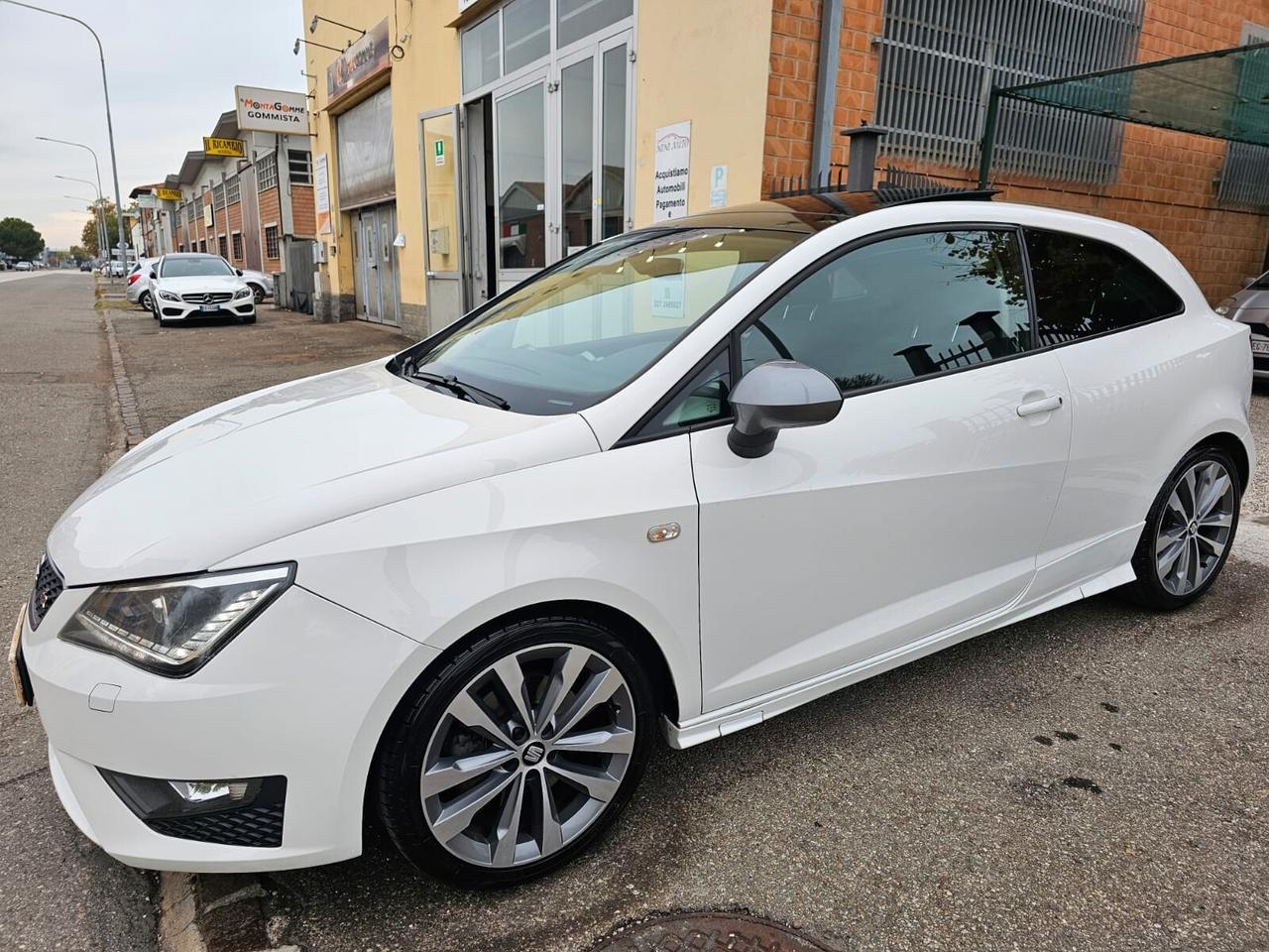 Seat Ibiza 1.4 TDI 105cv FR*Bi-Xeno*Tetto*Pdc*17*Euro6*