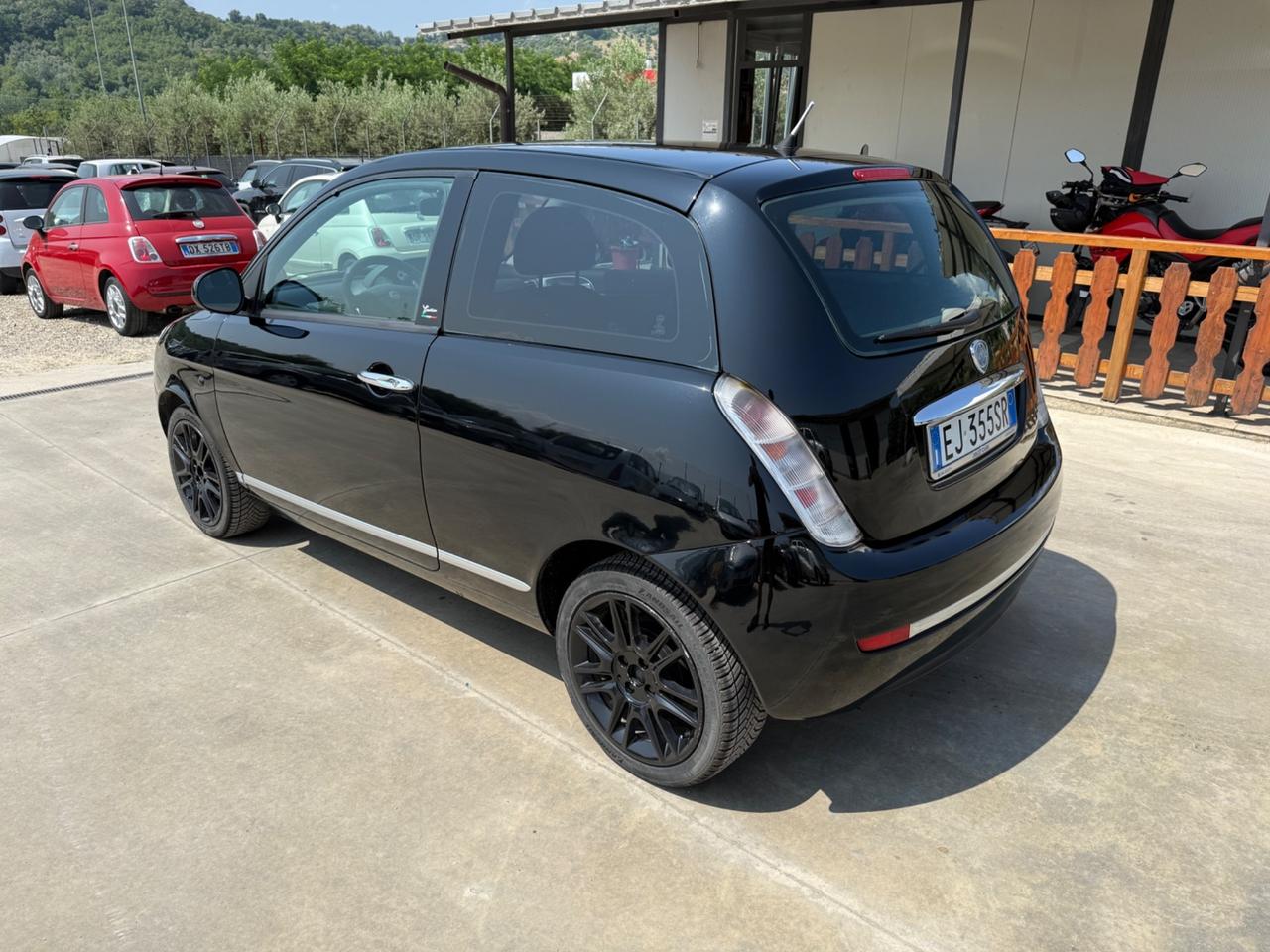 Lancia Ypsilon 1.3 MJT 75 CV Unyca