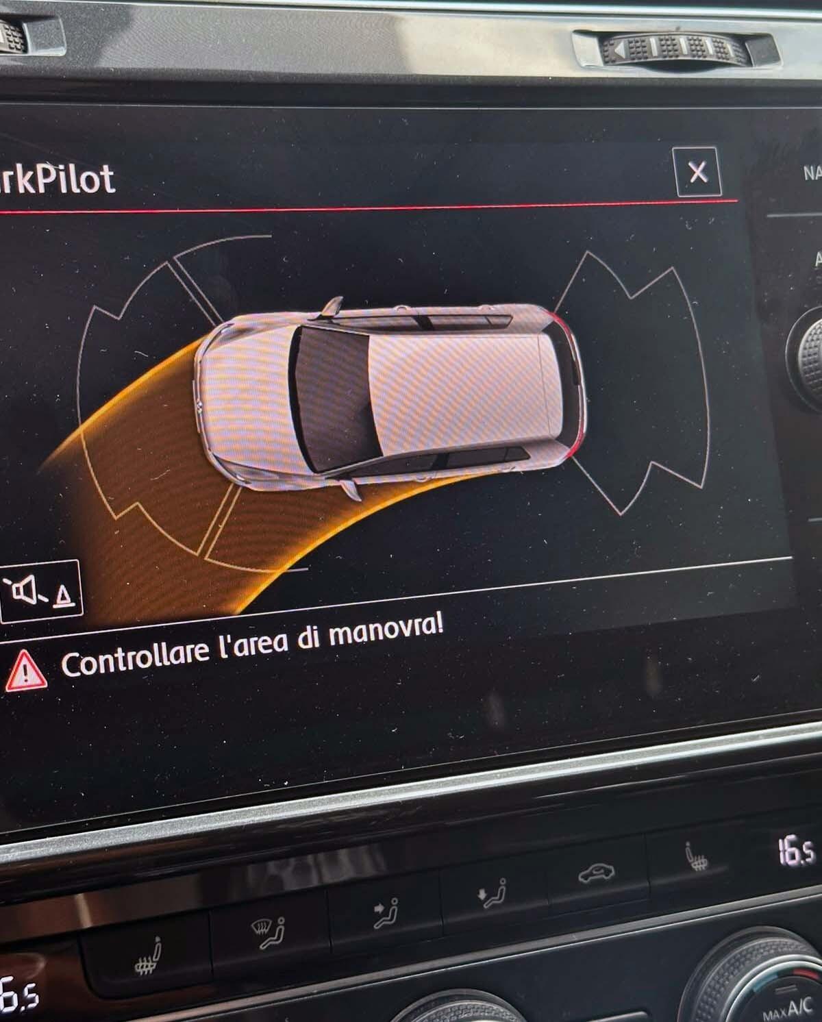 Volkswagen Golf Business 1.6 TDI 5p. 110 CV NAVIGATORE CAR PLAY SEDILI RISCALDATI PARK PILOT ANT E POST