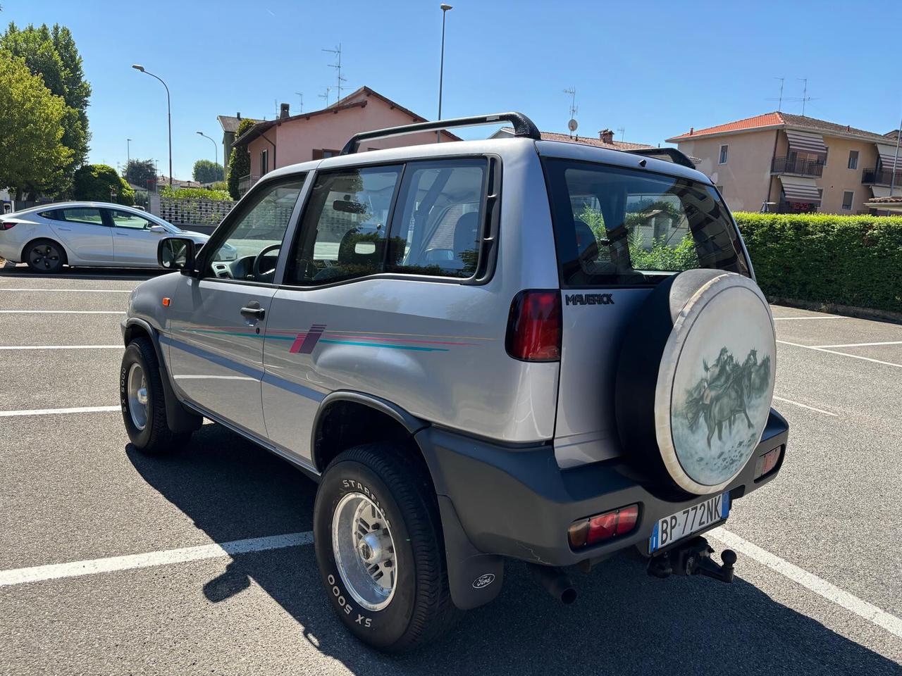 Nissan Terrano 2.4i alias Ford Maverick