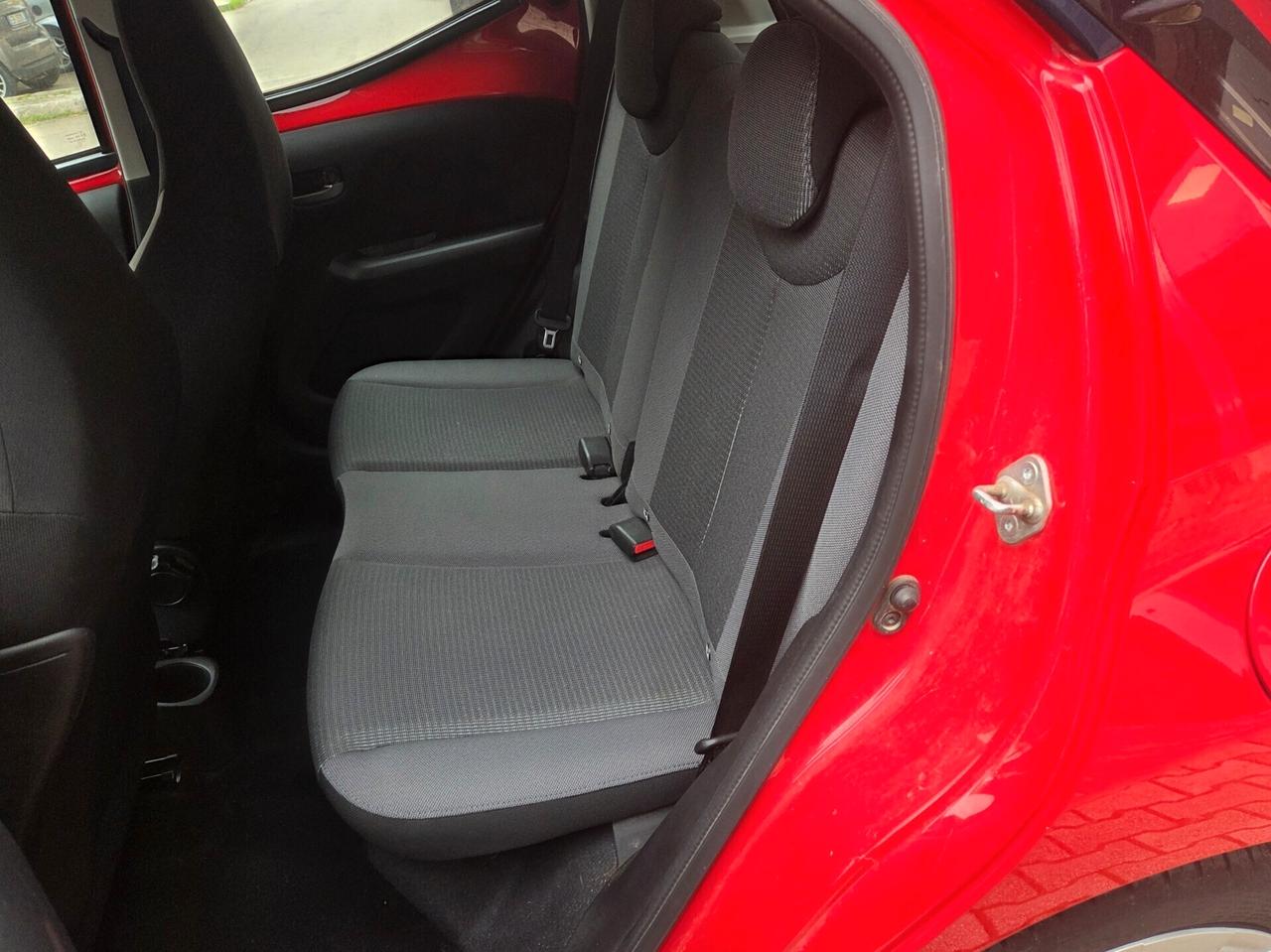 Toyota Aygo Connect 1.0 VVT-i 72 CV 5 porte X-Cool