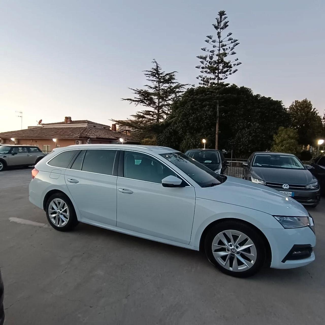 Skoda Octavia 2.0 TDI SW UNICPROPRIET FULL