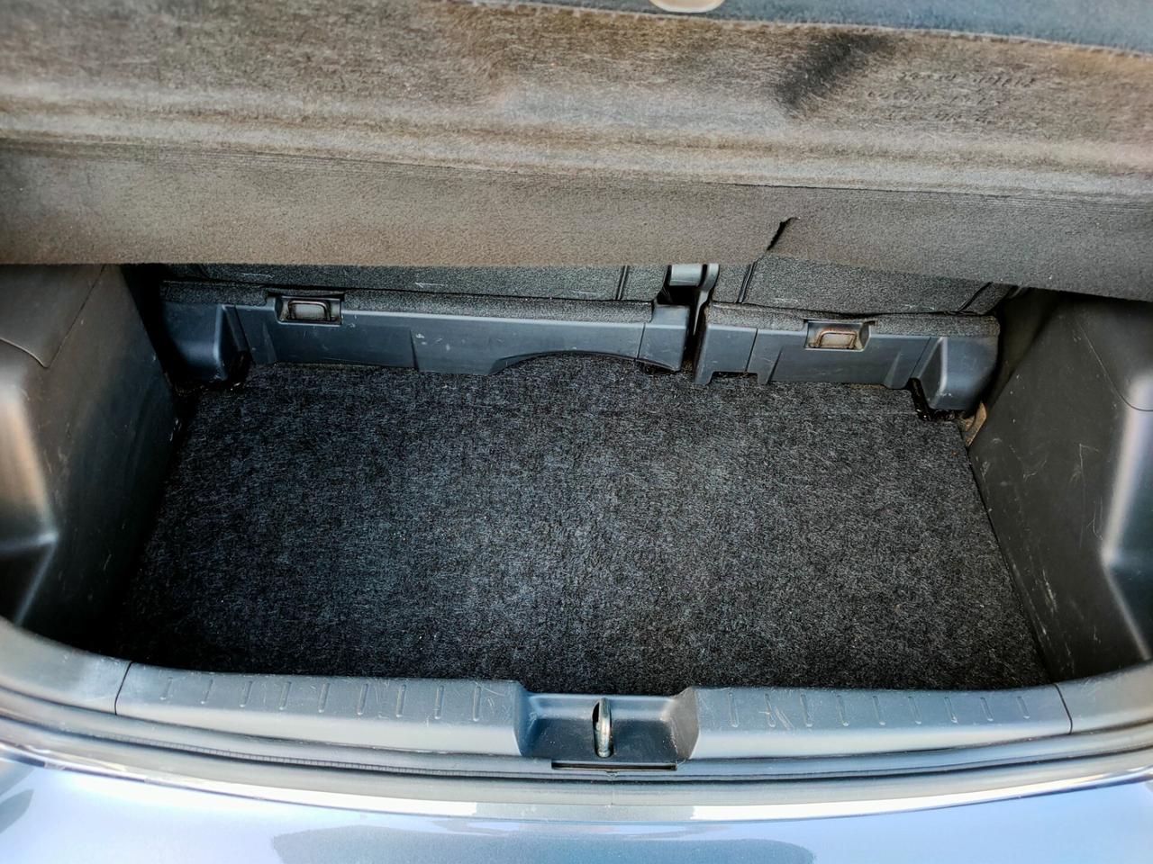 Toyota Yaris 1.4 D-4D DPF 5 porte Sol