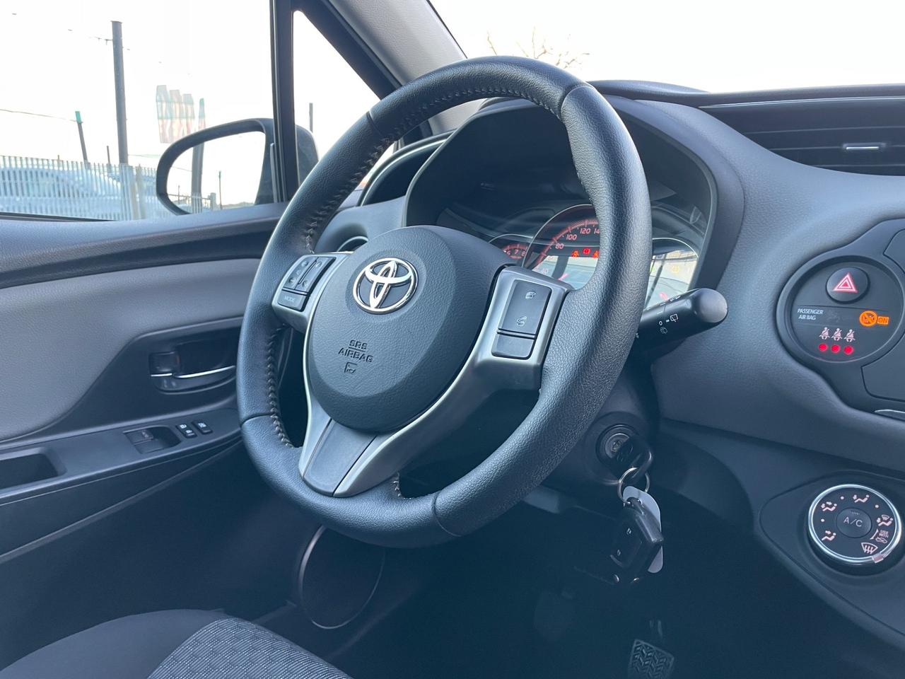 Toyota Yaris 1.0 5 porte Lounge