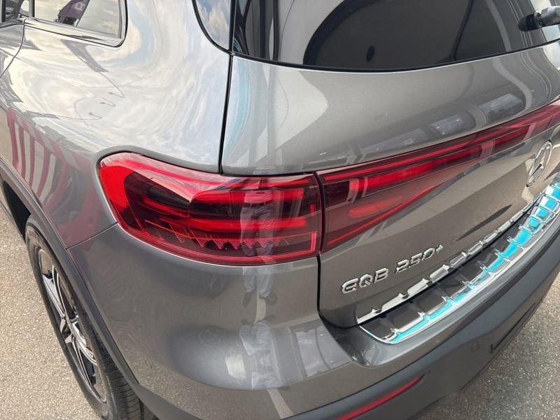 Mercedes-Benz EQB 250+ AMG Line Advanced
