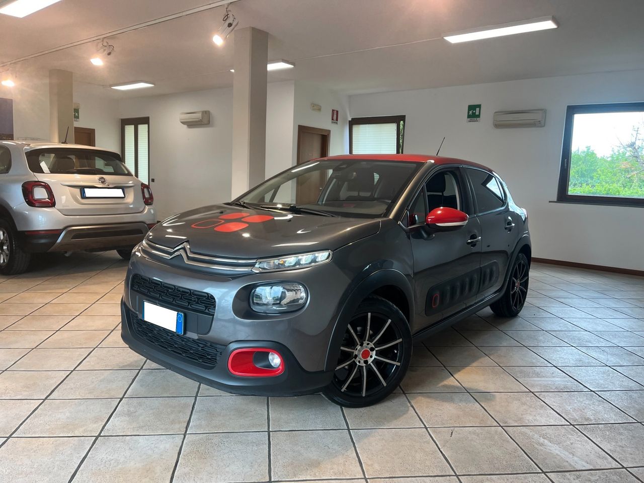 Citroen C3 PureTech 82 GPL Shine MOMO D.