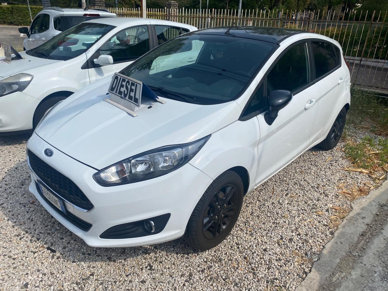 Ford Fiesta 1.5 TDCi 75CV 5 porte ST-Line NEOPATENTATI