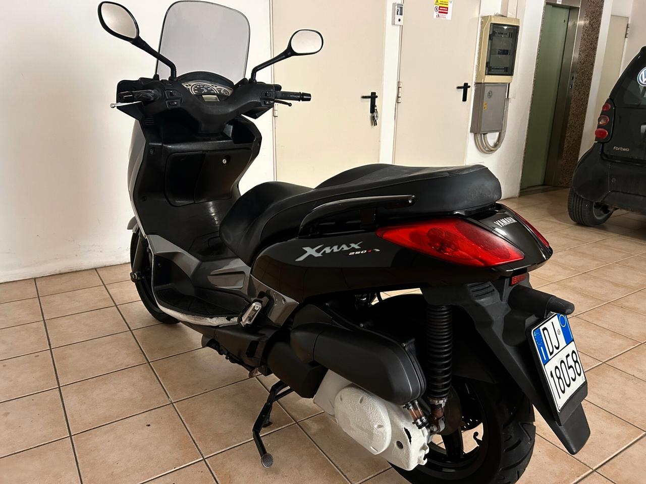 Yamaha X-Max 250