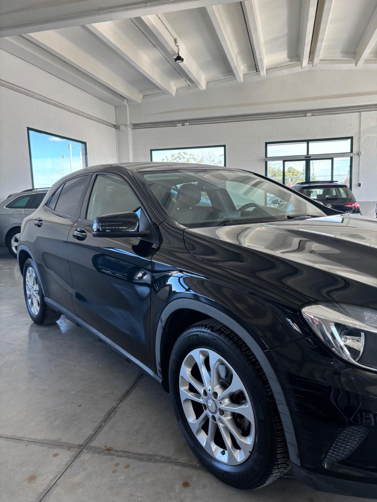 Mercedes-benz GLA 180 CDI Premium
