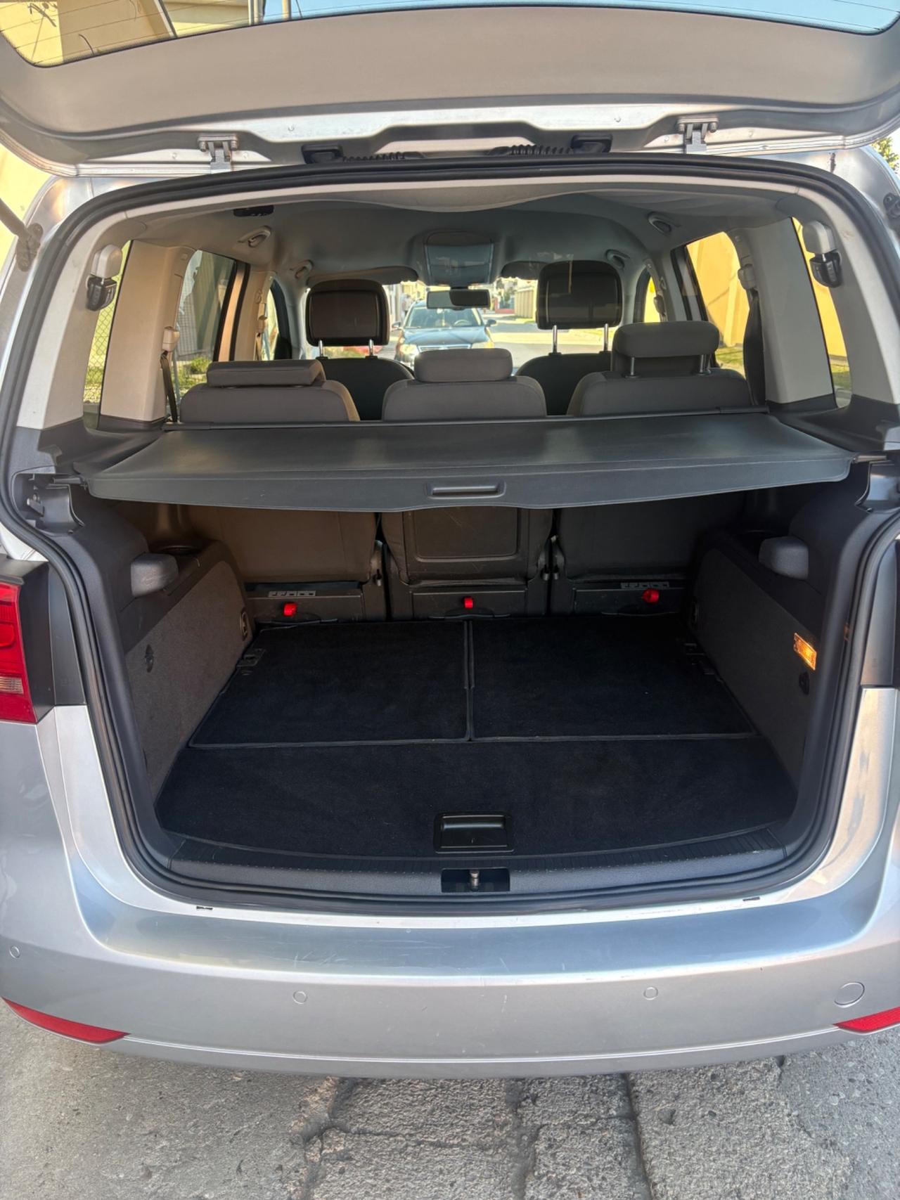 Volkswagen Touran 2.0 TDI 140 CV DSG 7 posti
