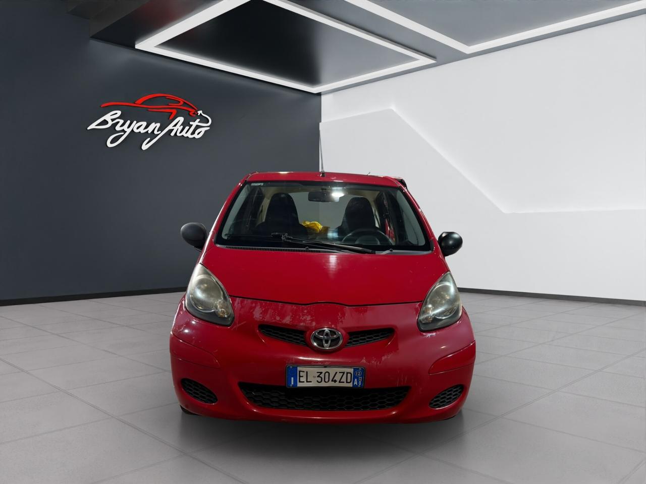 Toyota Aygo 1.0 12V VVT-i 5P Sol Connect RED