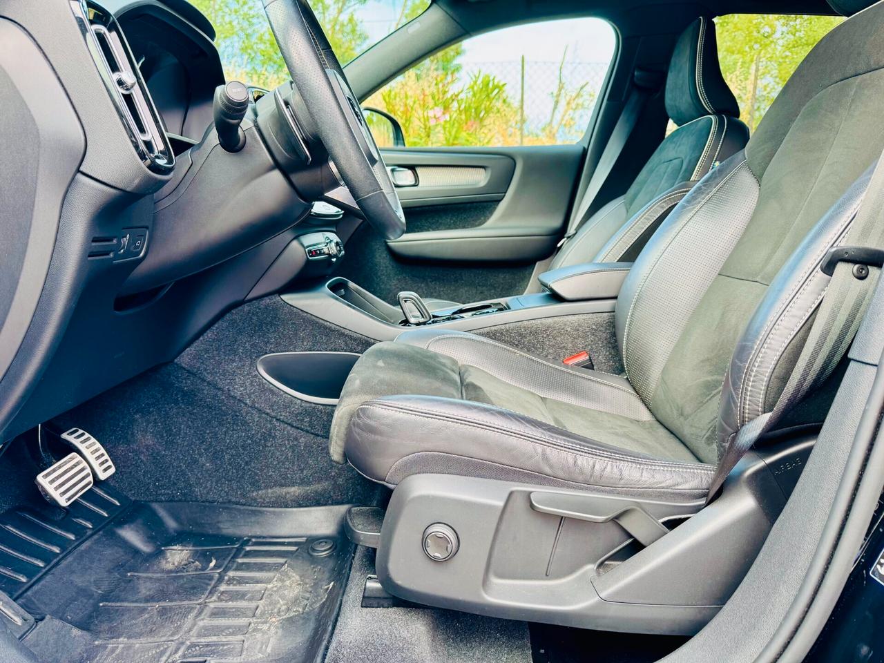 Volvo XC40 D3 R-design CarPlay / LED / RetroCam.