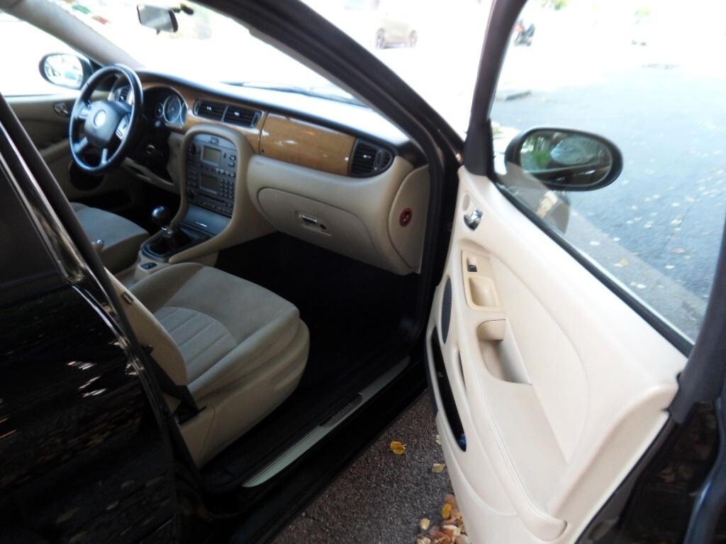 Jaguar X-Type 2.2D cat Classic