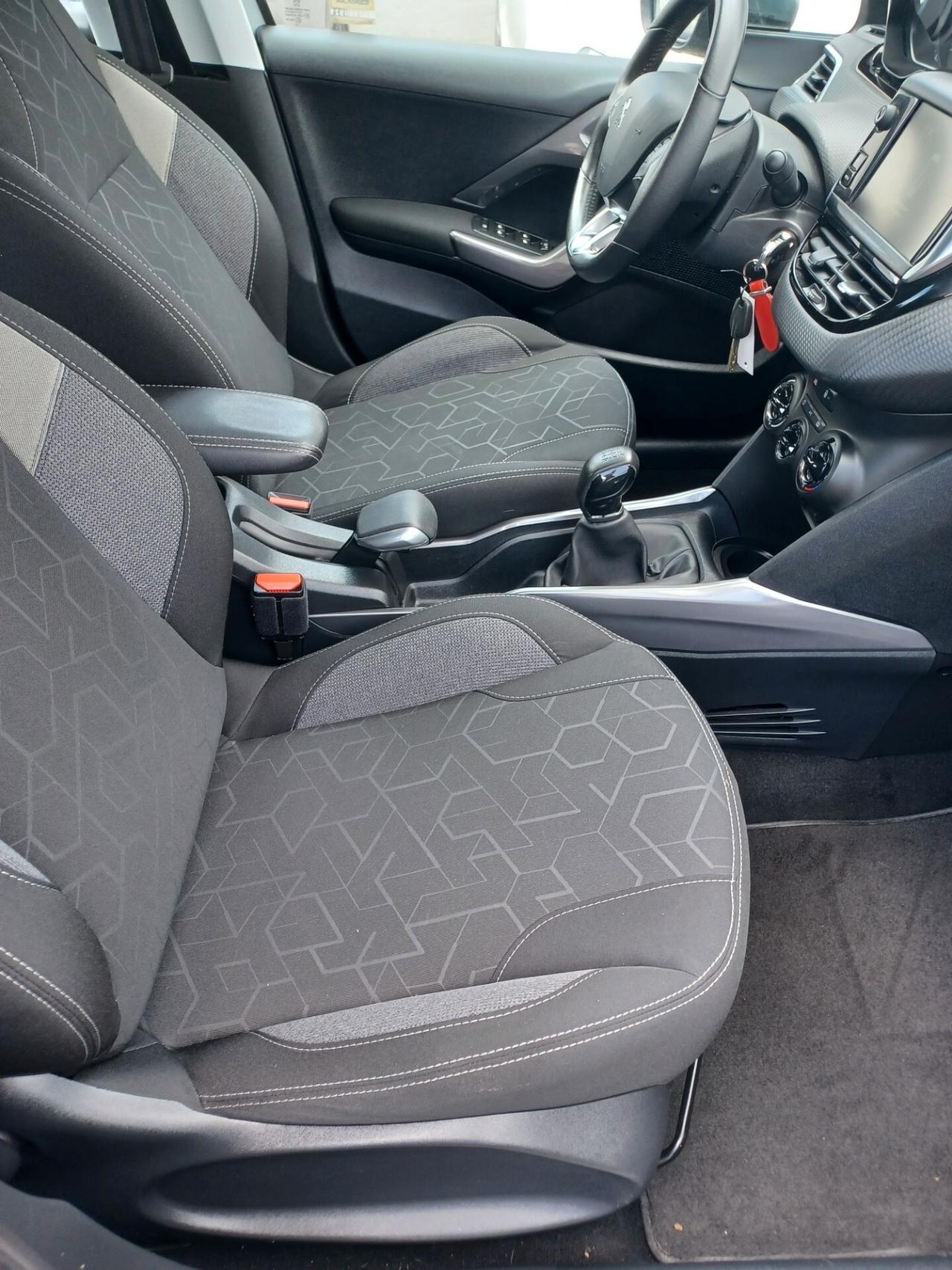 Peugeot 2008 1.2 Benzina Anno 2016 restyling