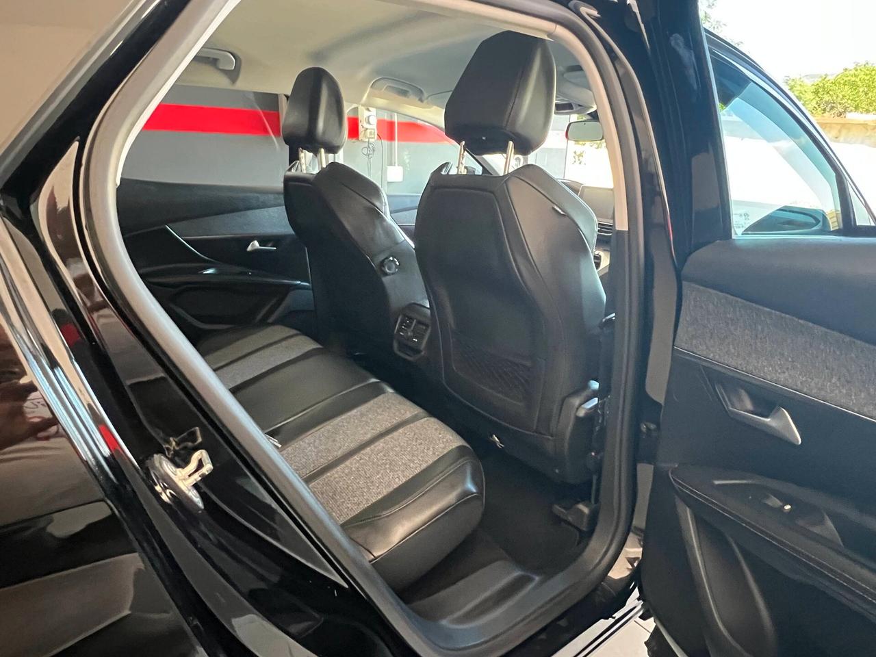 Peugeot 3008 BlueHDi 150 S&S Business