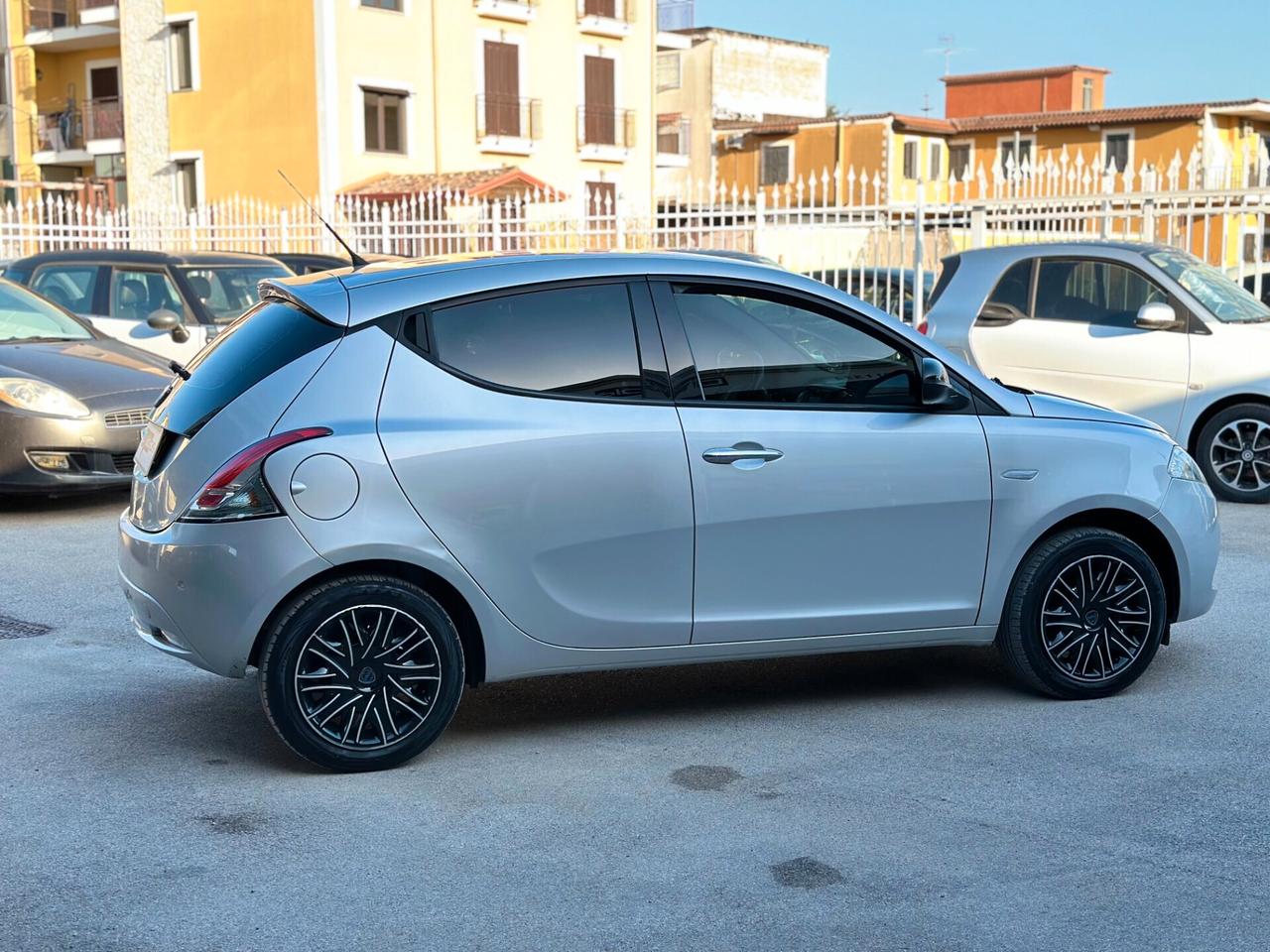 Lancia Ypsilon 1.2 69 CV 5 porte GPL Gold