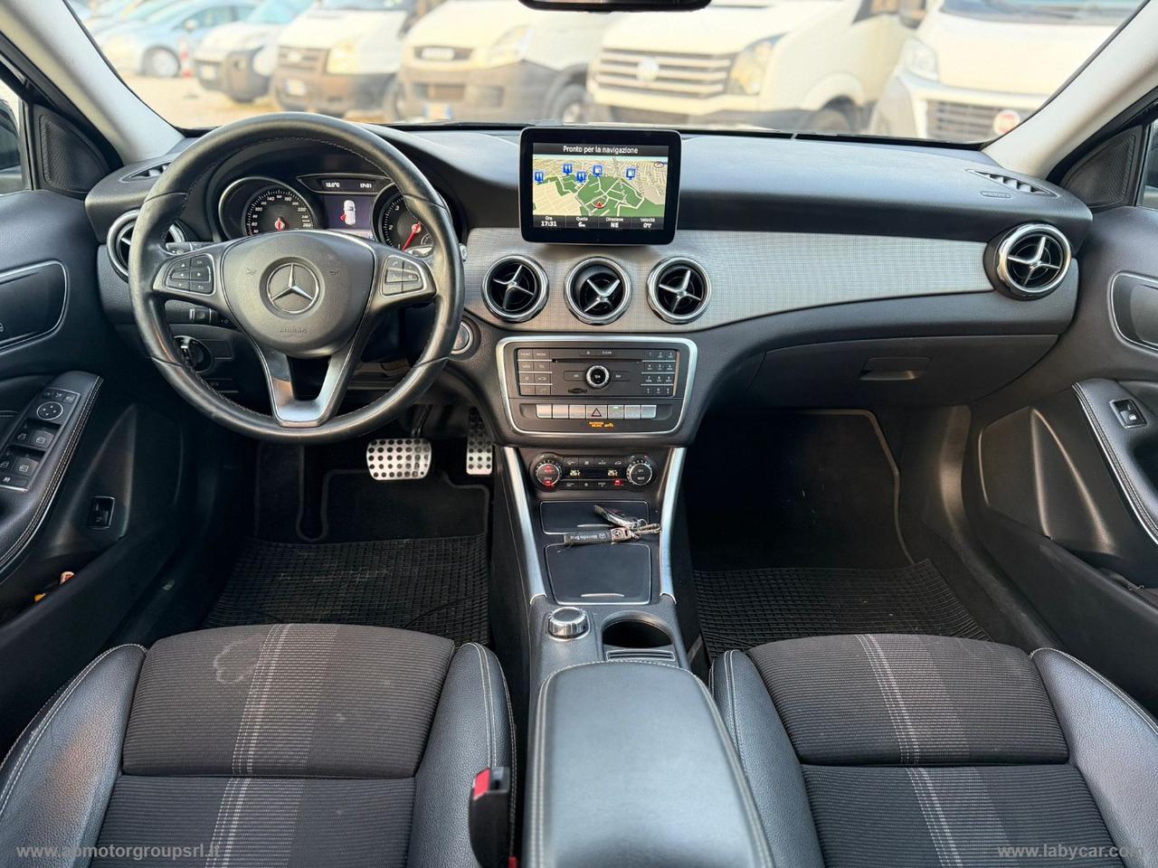 MERCEDES-BENZ GLA 200 d Automatic Sport