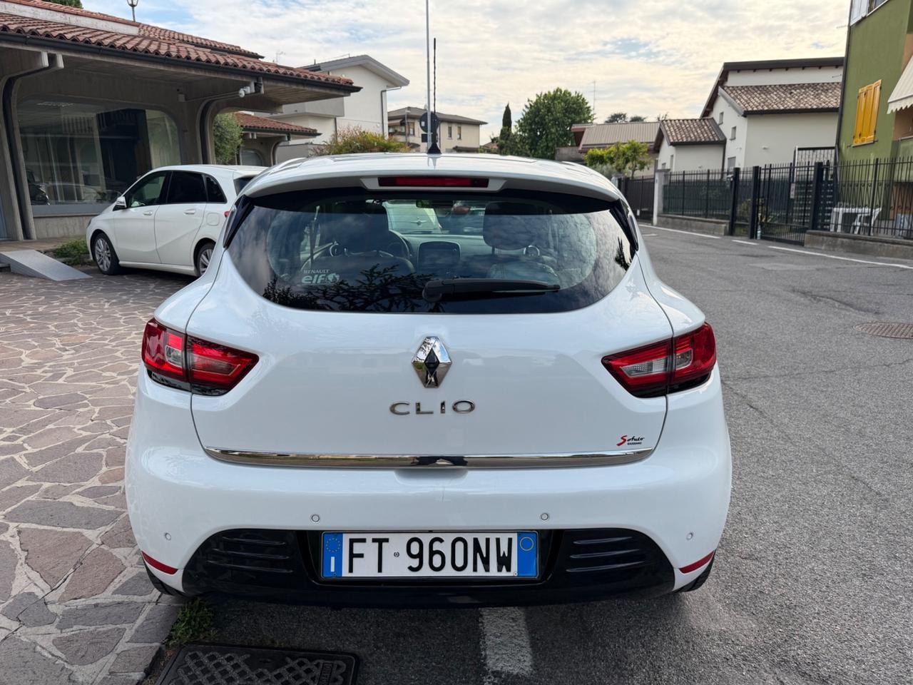 Renault Clio TCe 12V 75 CV 5 porte Moschino Life