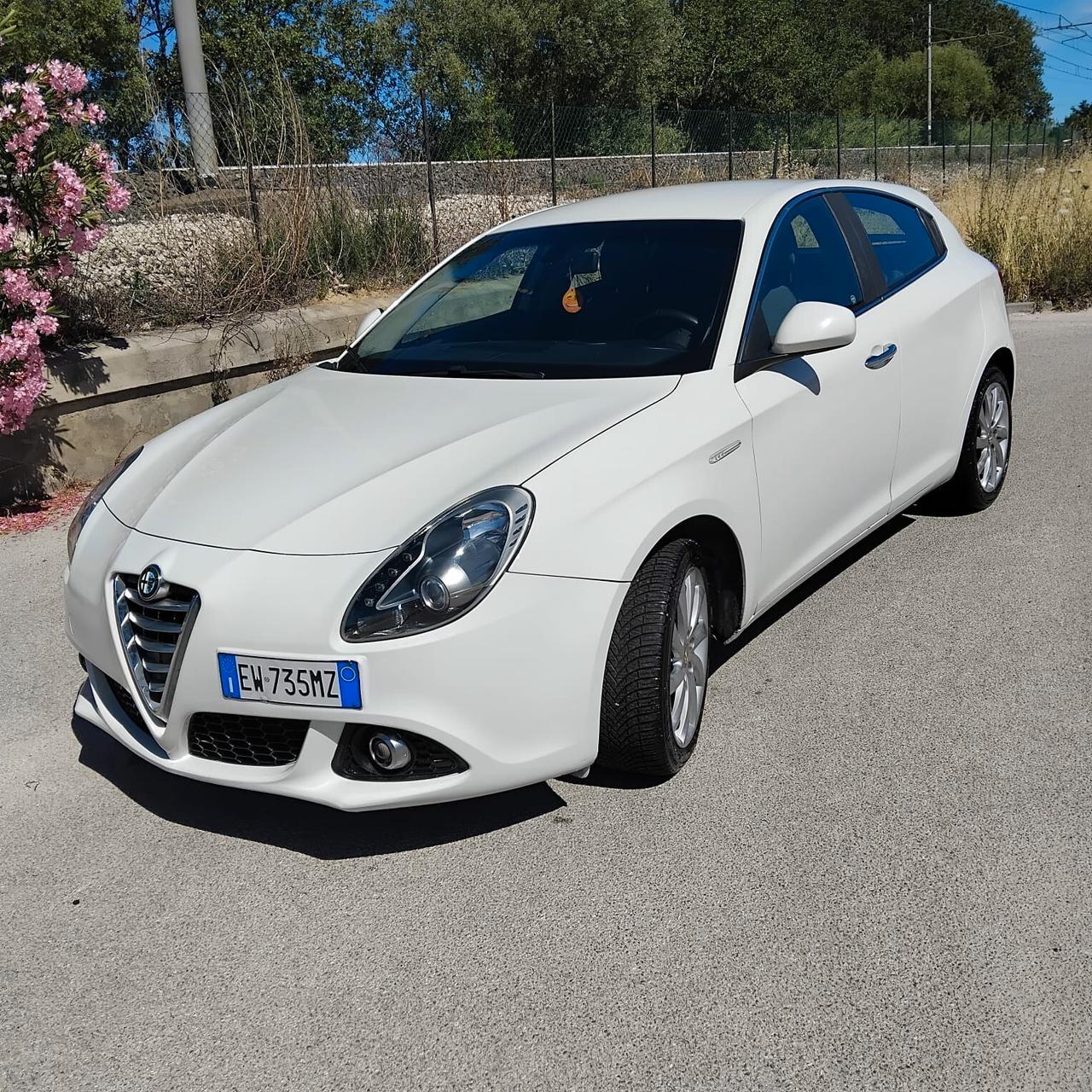 Alfa Romeo Giulietta 1.6 diesel manuale NEOPATENTATI restayling
